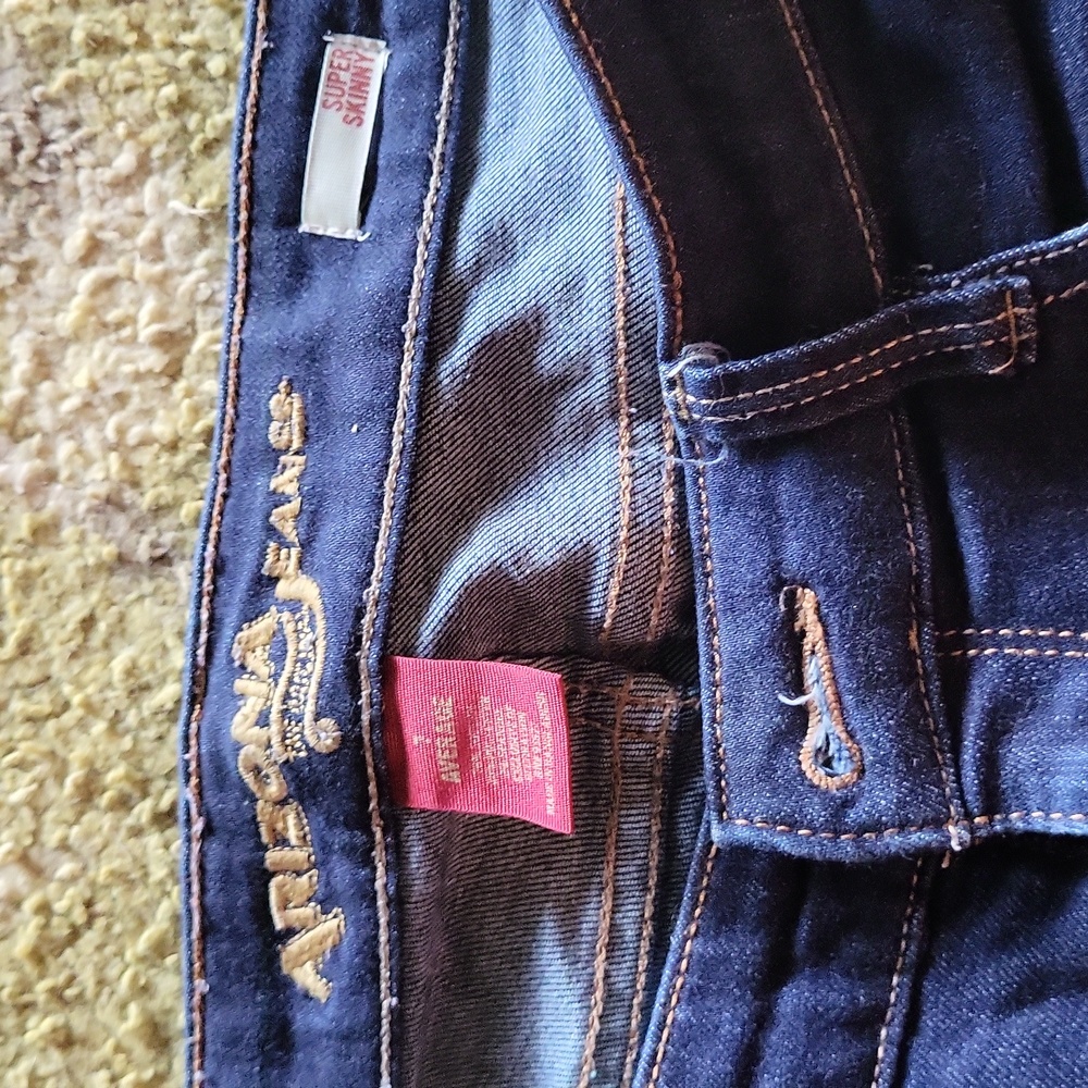 Jeans - Picture 2 of 3